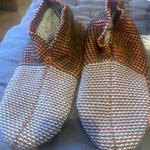 Bombas no skid slipper. New without tags.